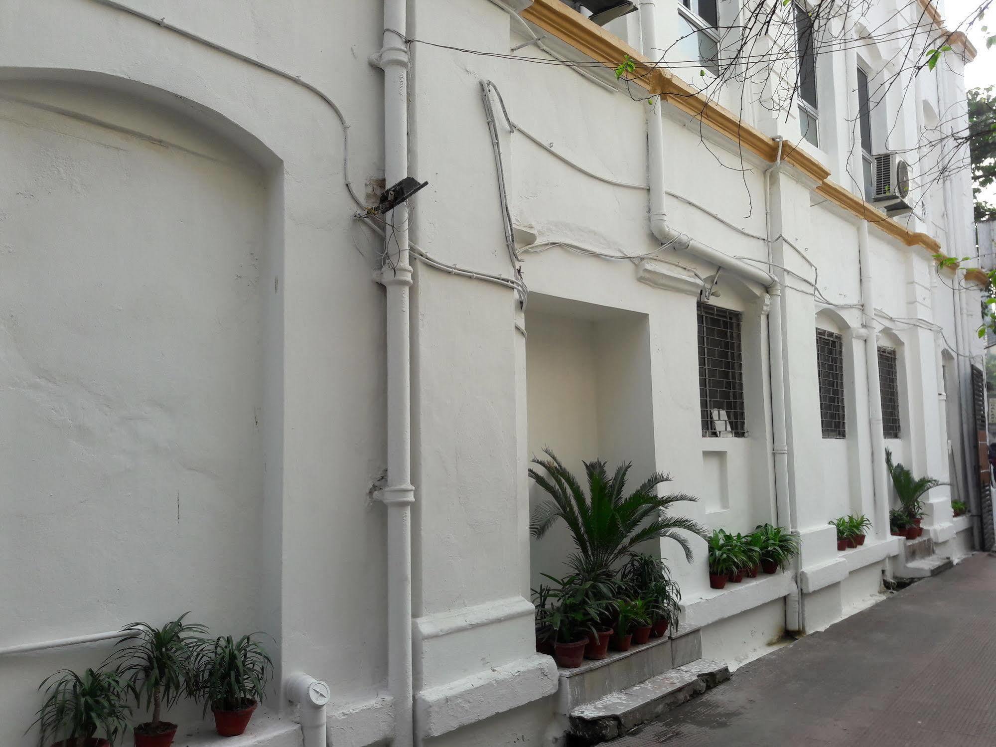 Astoria Hotel Kolkata Exterior photo